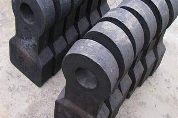 Super high manganese steel hammer: Advantages and Applications